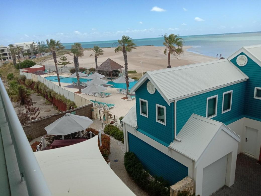 Tempel By The Sea Mandurah Exterior photo