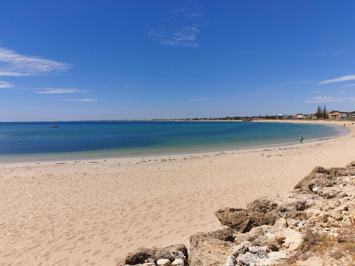 Tempel By The Sea Mandurah Exterior photo