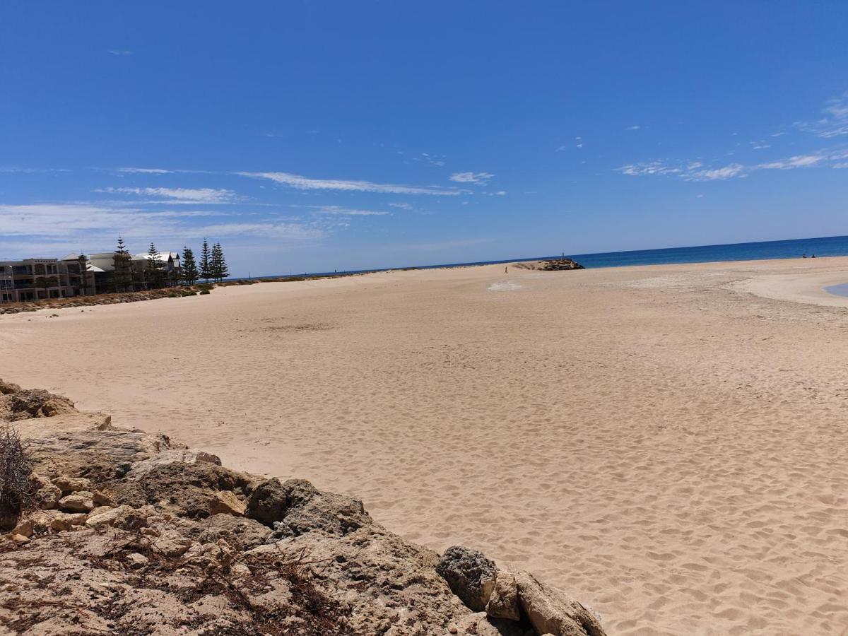 Tempel By The Sea Mandurah Exterior photo