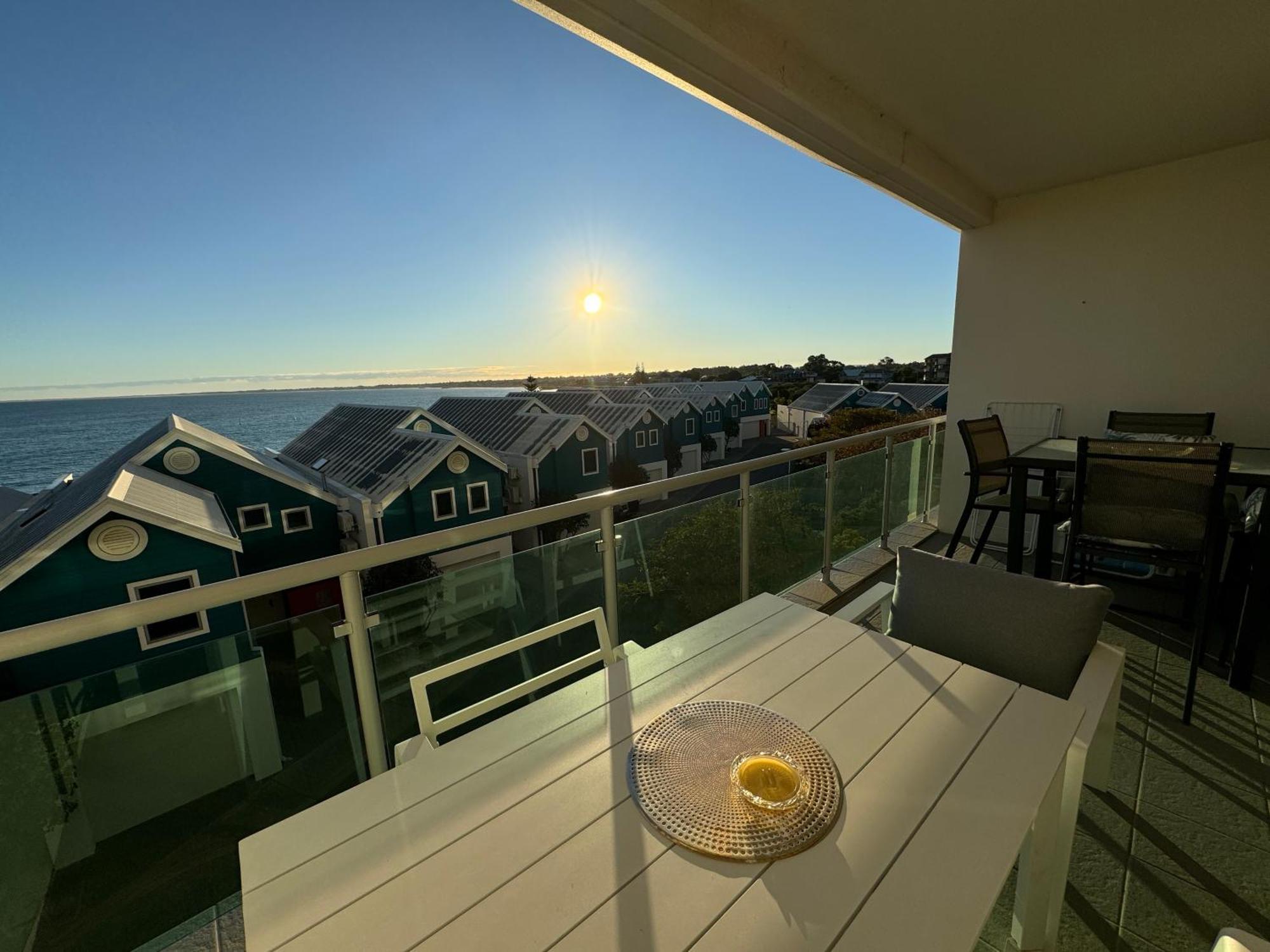 Tempel By The Sea Mandurah Exterior photo